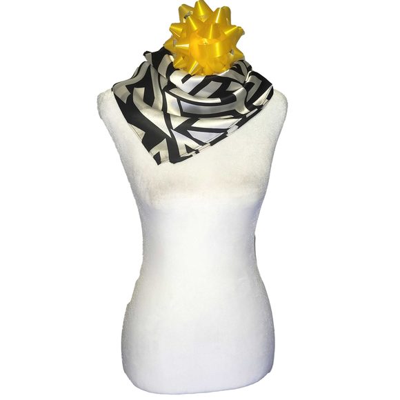 NWT Genuine 100% Mulberry Silk Satin Scarf 20"x20" Small Square Shawl 5415 - Picture 8 of 8